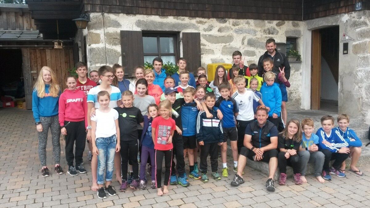 Beitragsbild: -Trainingslager des WSV Grafenau zusammen mit Bayerwaldbiathleten und Skilangläufern-