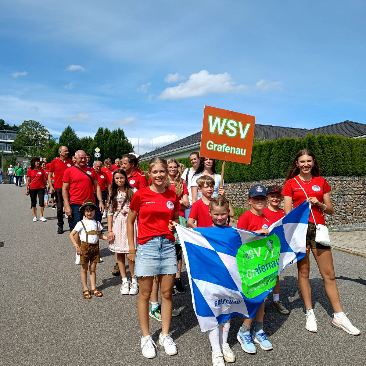 Beitragsbild: Grafenauer Volksfestzug 2024