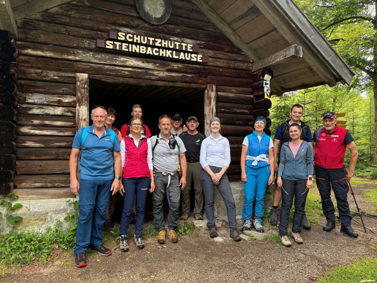 Beitragsbild: „Naturgenuss zum Saisonauftakt – WSV Grafenau begeistert mit Wanderung rund um die Kanzeln“.